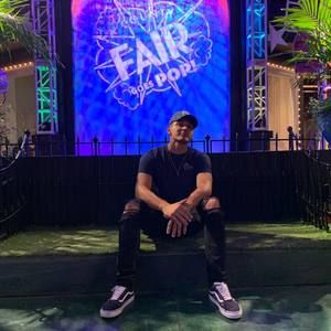 Meet your Posher, Jonathan